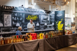 Self-Managed Stand Rental